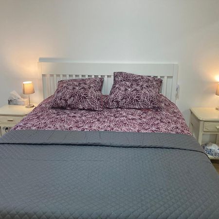 Chambre Parentale , Salle De Bain Privee, Acces Plages & Vue Mer Du Salon Dans Appartement Partage Chez L'Habitant ,, Master Bedroom, Private Bathroom, Beach Access & Sea View Cannes Eksteriør billede